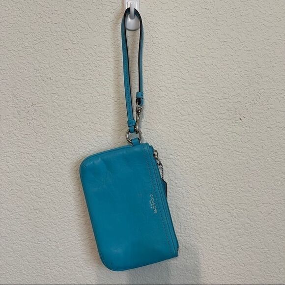 Coach Turquoise Blue Wristlet‎ - Picture 2 of 6